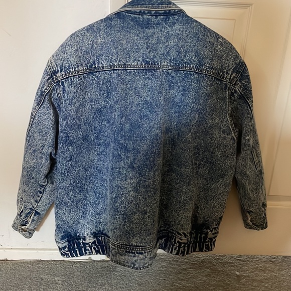 Like New - lined Jean Jacket - Picture 3 of 3